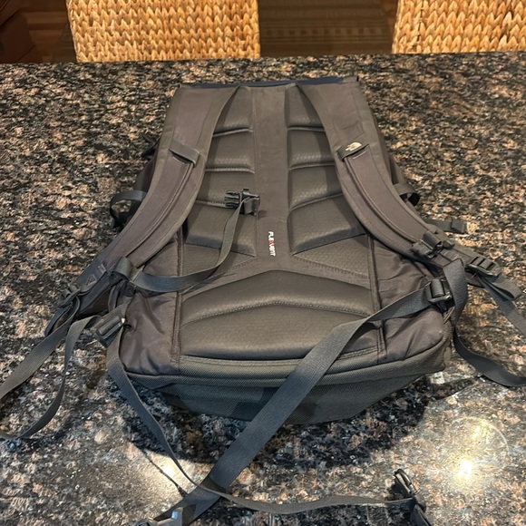 The North Face Router Transit backpack - Picture 4 of 16